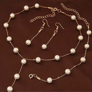 Elegant Pearl Necklace, Bracelet and Earring Gold Set